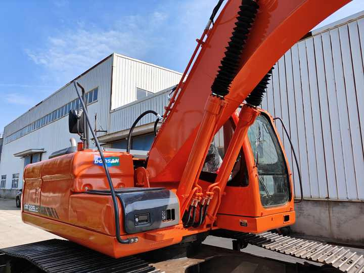 Used Doosan DX225LC Excavator | Low Hours | Heavy Duty | Global Shipping | Well-Maintained - Pelle: photos 3 Used Doosan DX225LC Excavator | Low Hours | Heavy Duty | Global Shipping | Well-Maintained - Pelle: photos 3