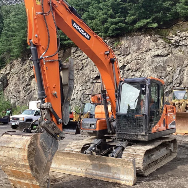Used Excavator Doosan DX140 Excavators Mini Equipment Earth Moving Machinery Doosan Digger Excavator for Sale - Pelle sur chenille: photos 1 Used Excavator Doosan DX140 Excavators Mini Equipment Earth Moving Machinery Doosan Digger Excavator for Sale - Pelle sur chenille: photos 1