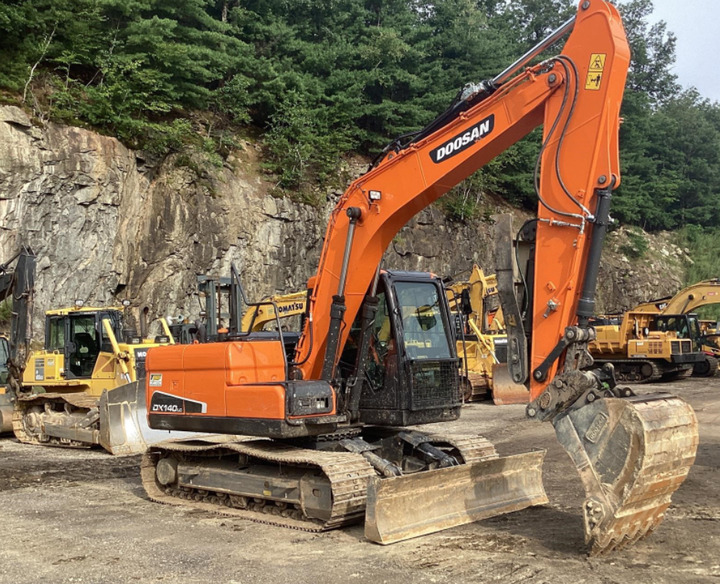 Used Excavator Doosan DX140 Excavators Mini Equipment Earth Moving Machinery Doosan Digger Excavator for Sale - Pelle sur chenille: photos 2 Used Excavator Doosan DX140 Excavators Mini Equipment Earth Moving Machinery Doosan Digger Excavator for Sale - Pelle sur chenille: photos 2