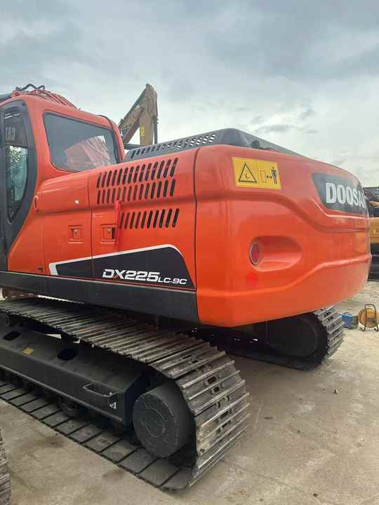 Used Excavator Doosan DX225LC-9 Excavators Mini Equipment Earth Moving Machinery Doosan Digger Excavator for Sale - Pelle sur chenille: photos 4 Used Excavator Doosan DX225LC-9 Excavators Mini Equipment Earth Moving Machinery Doosan Digger Excavator for Sale - Pelle sur chenille: photos 4