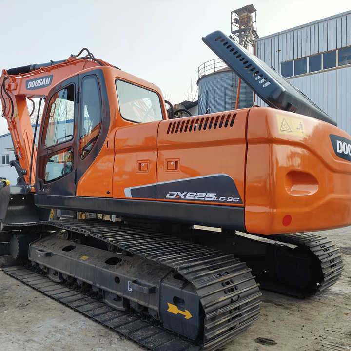 Used Excavator Doosan DX225LC-9 Excavators Mini Equipment Earth Moving Machinery Doosan Digger Excavator for Sale - Pelle sur chenille: photos 1 Used Excavator Doosan DX225LC-9 Excavators Mini Equipment Earth Moving Machinery Doosan Digger Excavator for Sale - Pelle sur chenille: photos 1