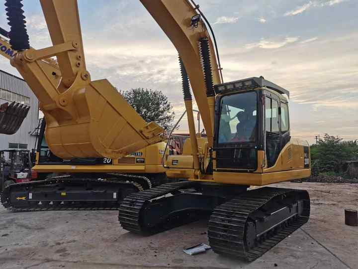 Used Good Quality Japan Original PC200-7 in Good Condition PC200-7 Komatsu - Pelle sur chenille: photos 5 Used Good Quality Japan Original PC200-7 in Good Condition PC200-7 Komatsu - Pelle sur chenille: photos 5