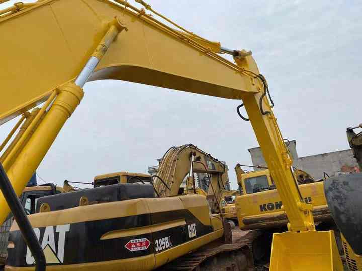 Used Good Quality Japan Original PC200-7 in Good Condition PC200-7 Komatsu - Pelle sur chenille: photos 5 Used Good Quality Japan Original PC200-7 in Good Condition PC200-7 Komatsu - Pelle sur chenille: photos 5