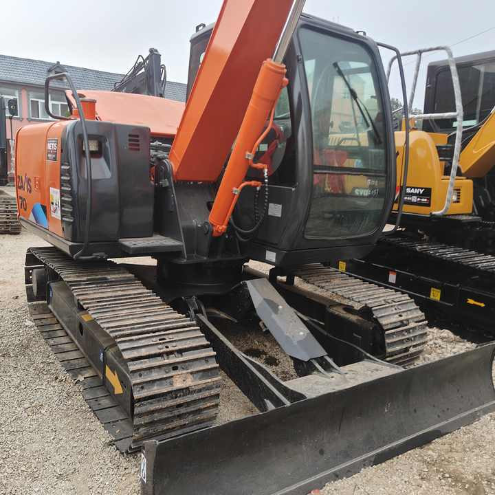 Used HITACHI ZX-70 - Pelle: photos 1 Used HITACHI ZX-70 - Pelle: photos 1