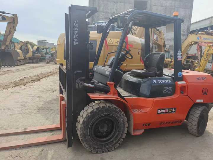 Used Japan Original Brand toyota 50 Forklift 3tons 5tons Forklift for Sale - Chariot élévateur: photos 4 Used Japan Original Brand toyota 50 Forklift 3tons 5tons Forklift for Sale - Chariot élévateur: photos 4