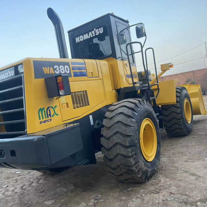 Used Komatsu WA380-3 Front Loader in Very Good Condition Strong Power komatsu 380 Wheel Loader Low Price Hot Sale - Chargeuse sur pneus: photos 1 Used Komatsu WA380-3 Front Loader in Very Good Condition Strong Power komatsu 380 Wheel Loader Low Price Hot Sale - Chargeuse sur pneus: photos 1