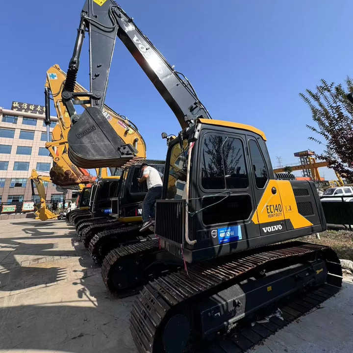 Used Volvo 14 Tonne Crawler Excavator Volvo Ec140 Excavator Good Condition Low Price Good Quality for Sale - Pelle sur chenille: photos 1 Used Volvo 14 Tonne Crawler Excavator Volvo Ec140 Excavator Good Condition Low Price Good Quality for Sale - Pelle sur chenille: photos 1