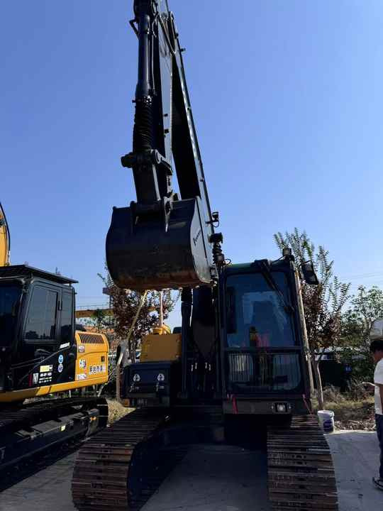 Used Volvo 14 Tonne Crawler Excavator Volvo Ec140 Excavator Good Condition Low Price Good Quality for Sale - Pelle sur chenille: photos 5 Used Volvo 14 Tonne Crawler Excavator Volvo Ec140 Excavator Good Condition Low Price Good Quality for Sale - Pelle sur chenille: photos 5