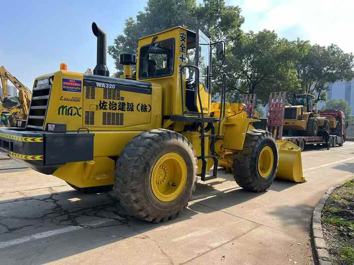 Used komatsu Wa320-3 Wheel Loader Second Hand Machine Popular Brand komatsu Hydraulic Machinery - Chargeuse sur pneus: photos 3 Used komatsu Wa320-3 Wheel Loader Second Hand Machine Popular Brand komatsu Hydraulic Machinery - Chargeuse sur pneus: photos 3