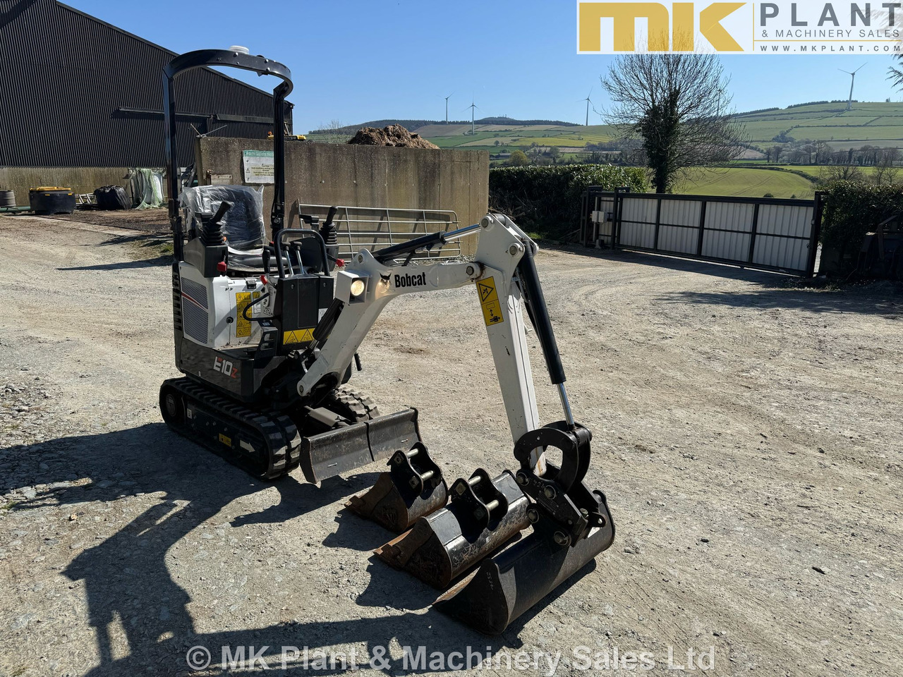 BOBCAT E10Z - Pelle sur pneus: photos 5 BOBCAT E10Z - Pelle sur pneus: photos 5