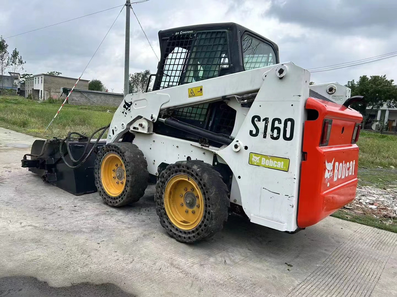 BOBCAT S160 - Mini chargeuse: photos 4 BOBCAT S160 - Mini chargeuse: photos 4