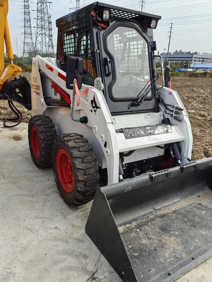 BOBCAT S18 - Mini chargeuse: photos 2 BOBCAT S18 - Mini chargeuse: photos 2