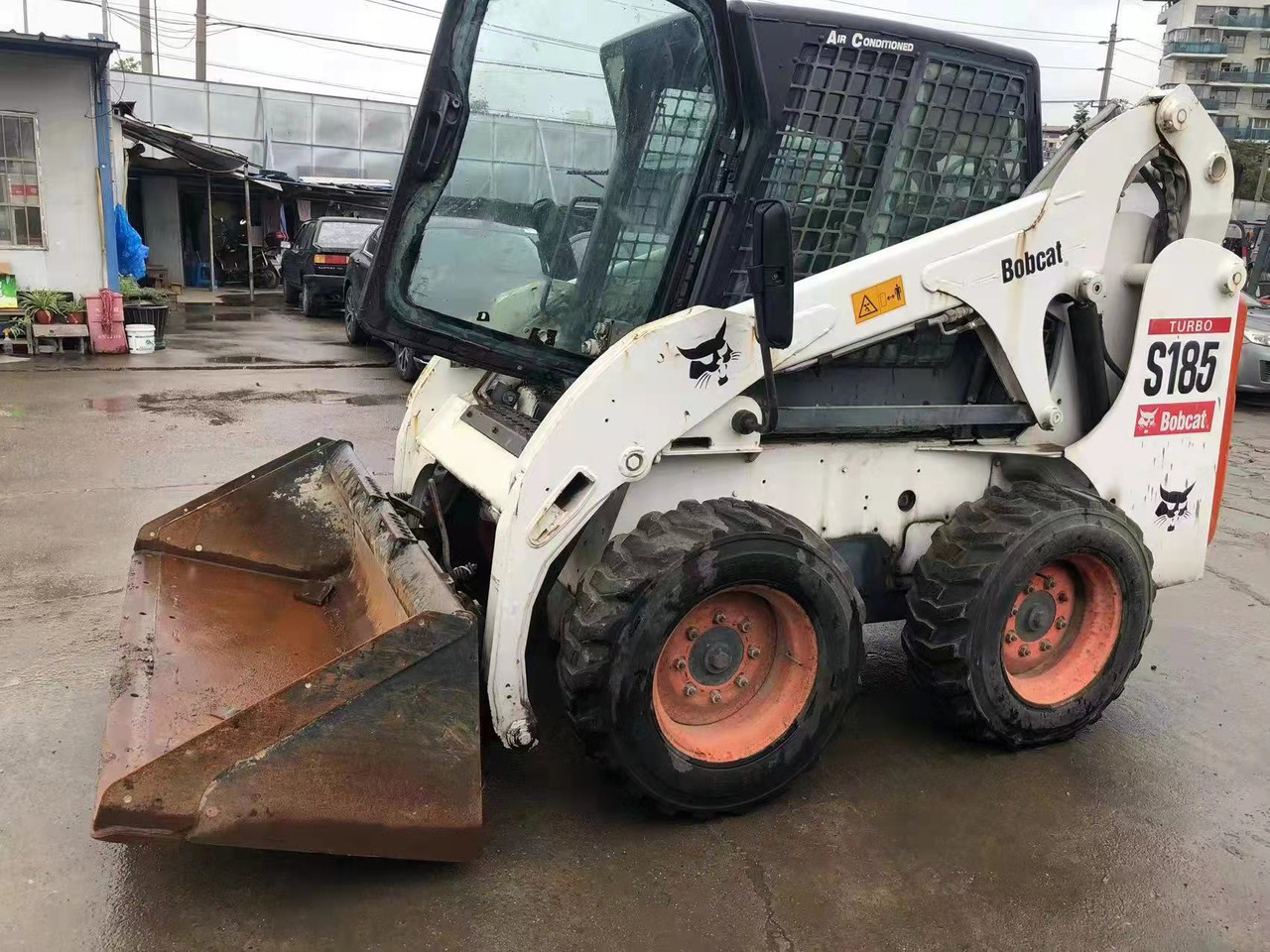 BOBCAT S185 - Mini chargeuse: photos 2 BOBCAT S185 - Mini chargeuse: photos 2