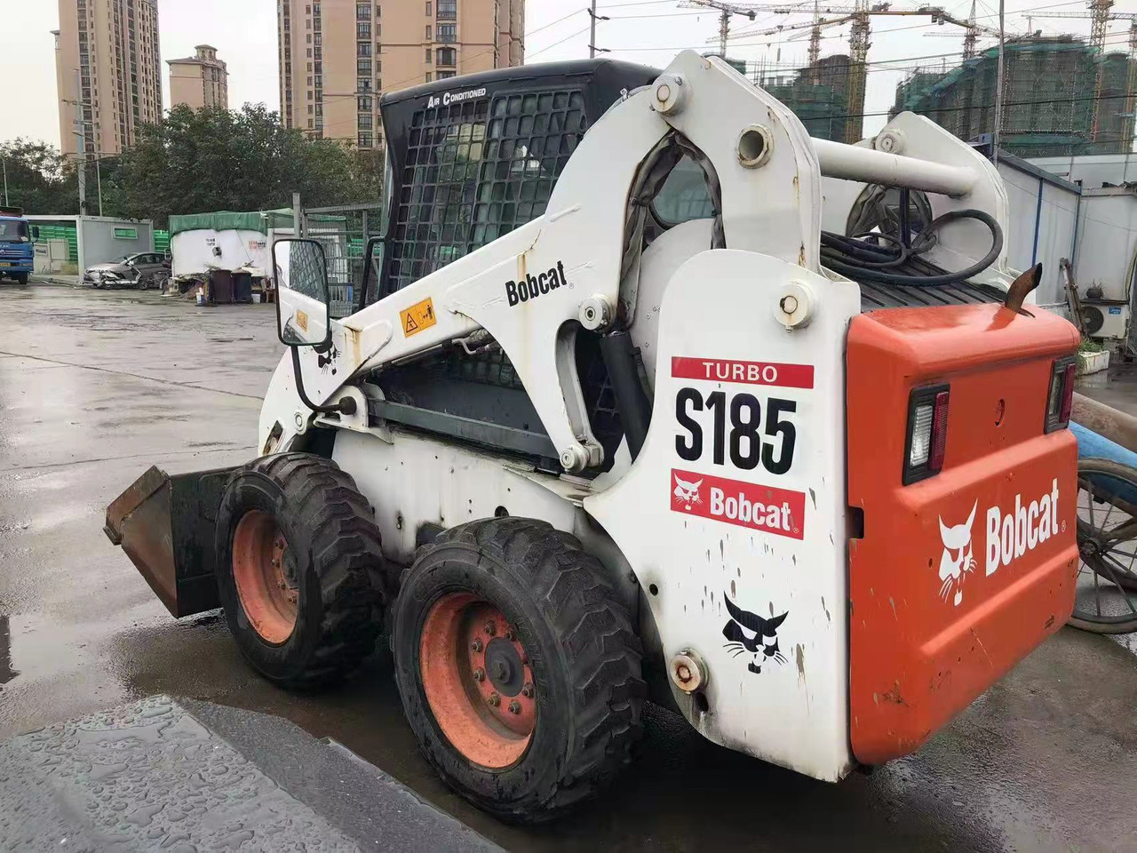BOBCAT S185 - Mini chargeuse: photos 4 BOBCAT S185 - Mini chargeuse: photos 4