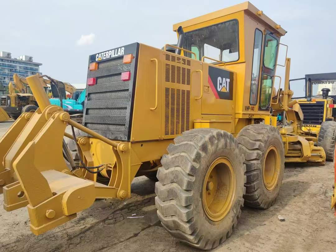 CATERPILLAR 120H - Niveleuse: photos 1 CATERPILLAR 120H - Niveleuse: photos 1