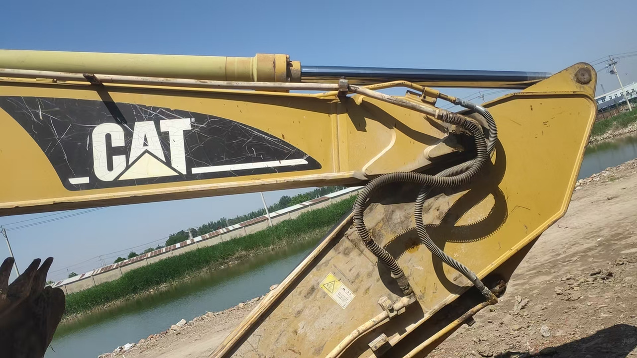 CATERPILLAR 320C - Pelle sur chenille: photos 2 CATERPILLAR 320C - Pelle sur chenille: photos 2