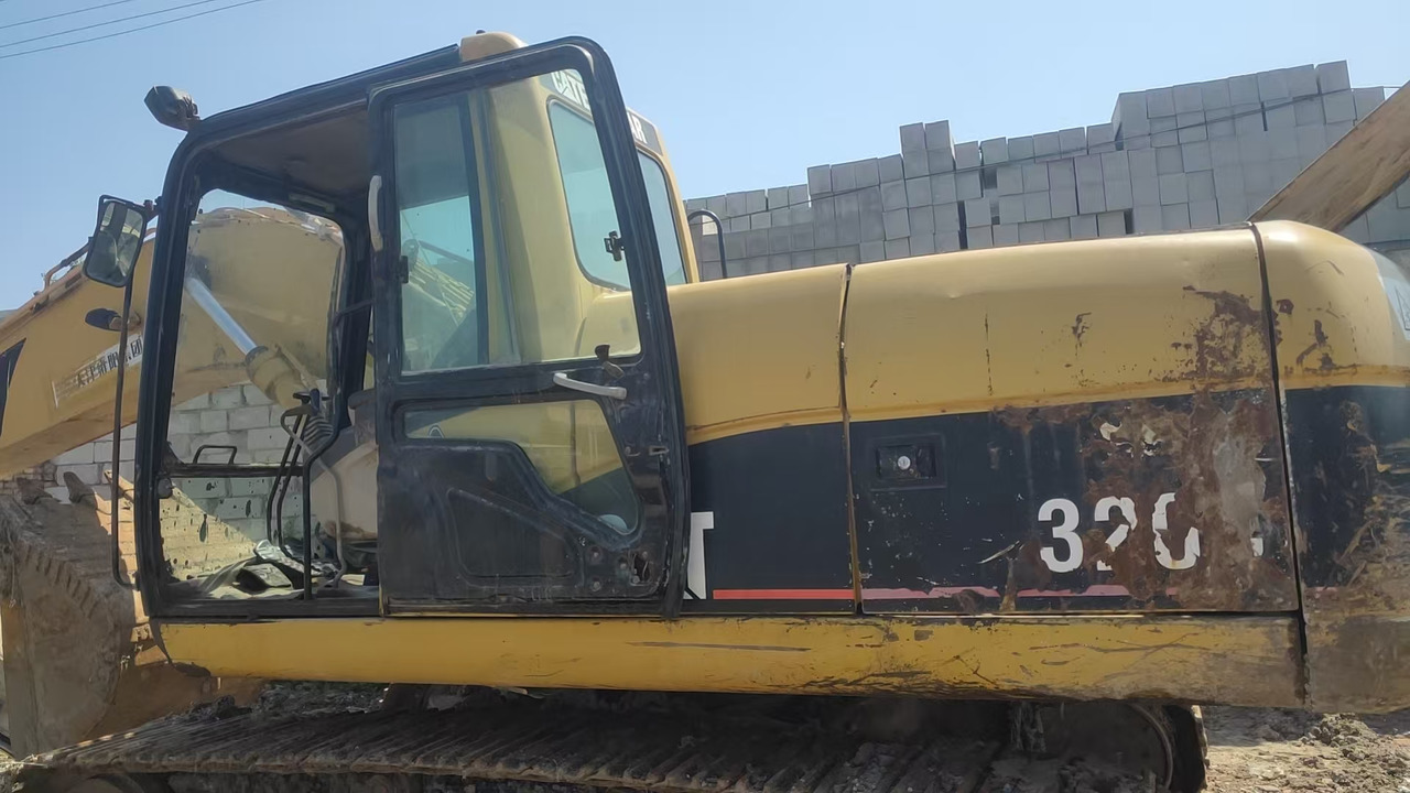CATERPILLAR 320C - Pelle sur chenille: photos 4 CATERPILLAR 320C - Pelle sur chenille: photos 4