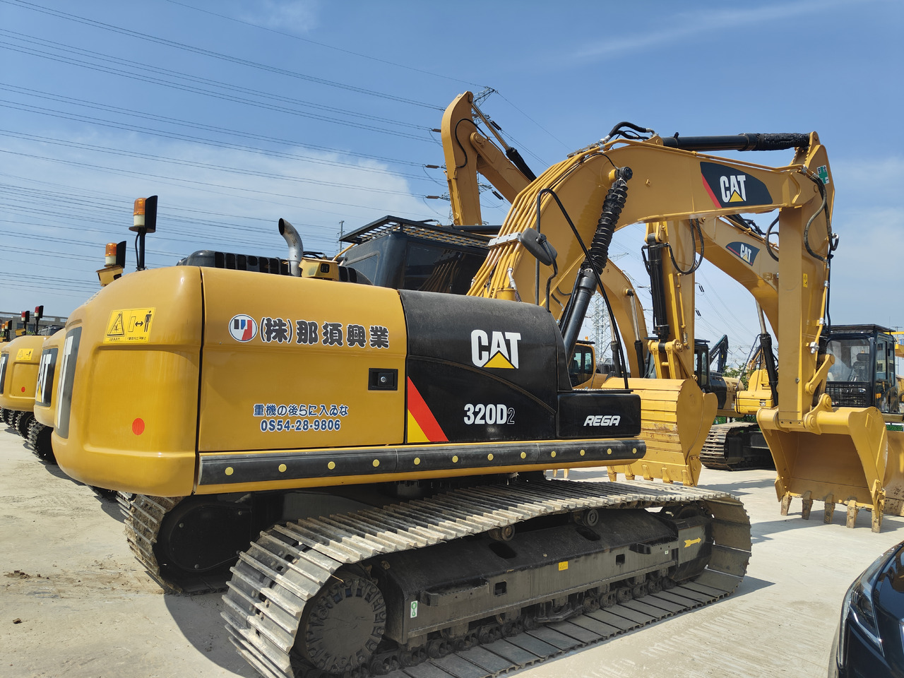 CATERPILLAR 320D2 - Pelle sur chenille: photos 2 CATERPILLAR 320D2 - Pelle sur chenille: photos 2