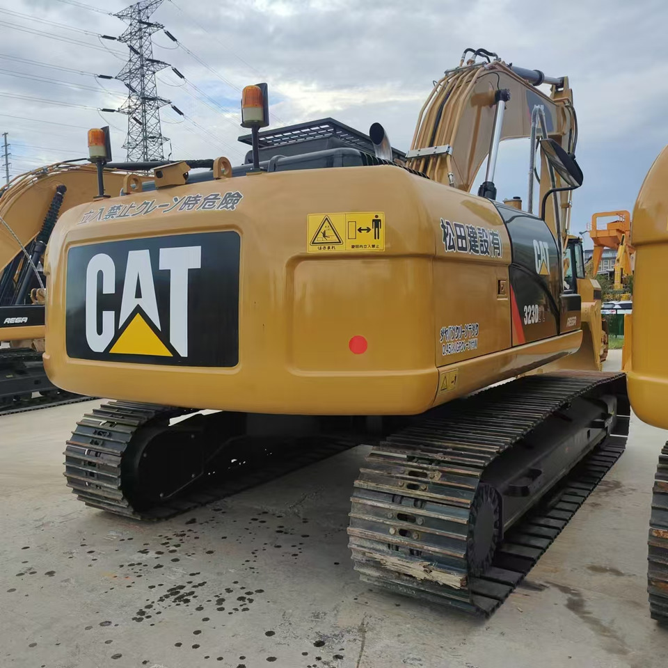 CATERPILLAR 323D - Pelle sur chenille: photos 3 CATERPILLAR 323D - Pelle sur chenille: photos 3