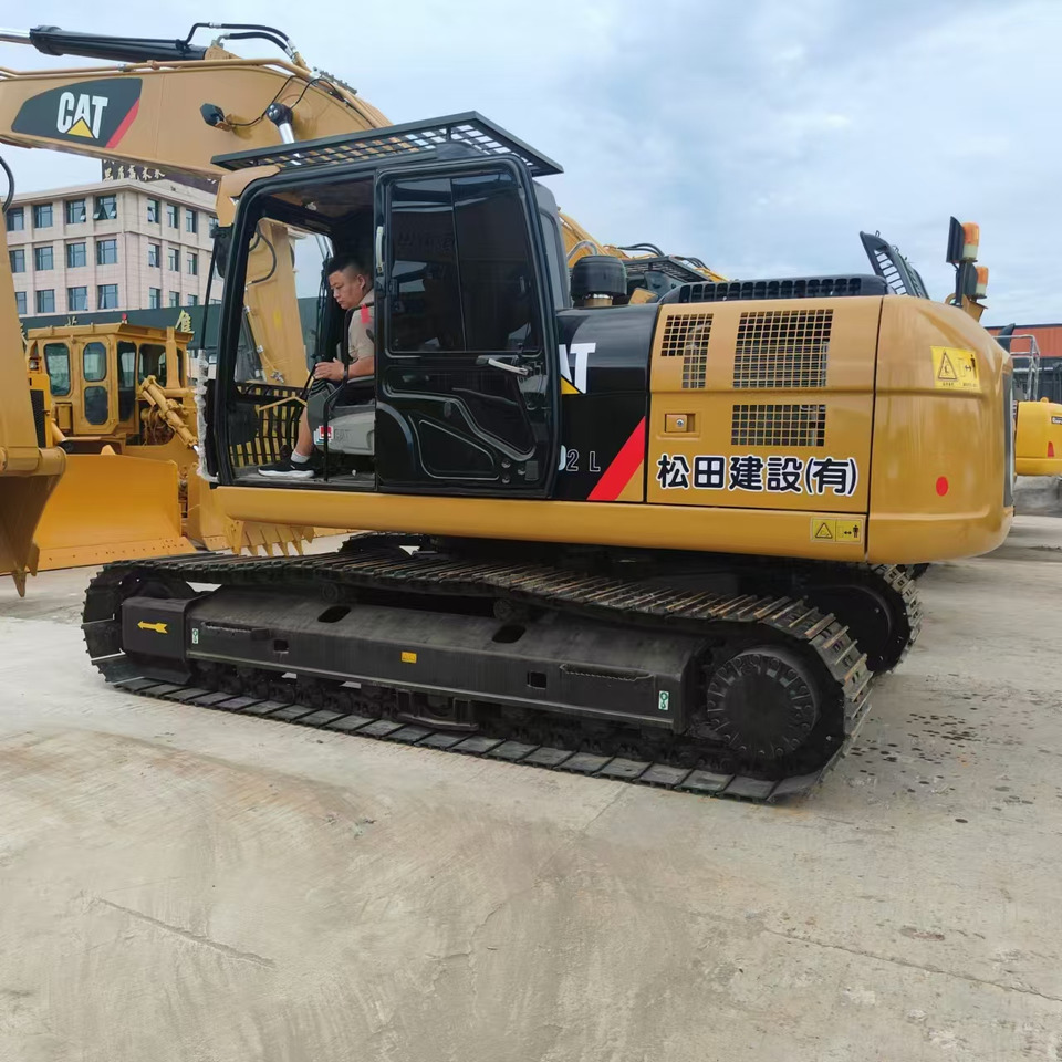 CATERPILLAR 323D - Pelle sur chenille: photos 2 CATERPILLAR 323D - Pelle sur chenille: photos 2