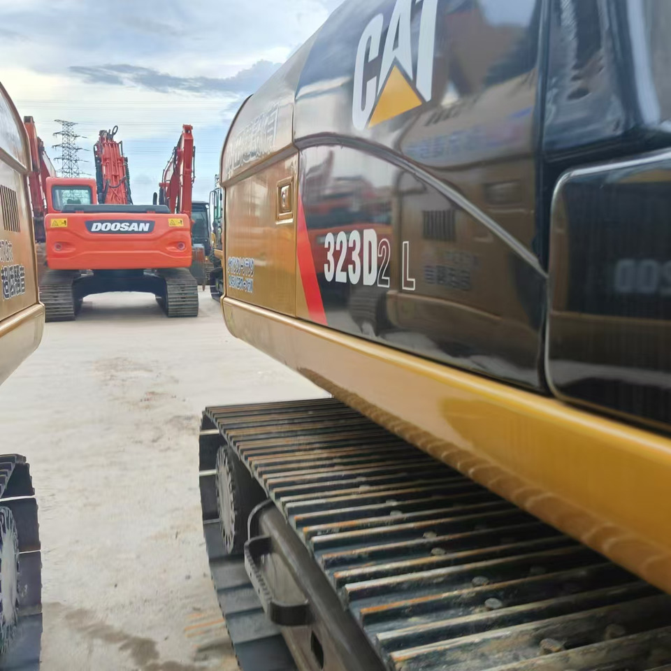 CATERPILLAR 323D - Pelle sur chenille: photos 4 CATERPILLAR 323D - Pelle sur chenille: photos 4