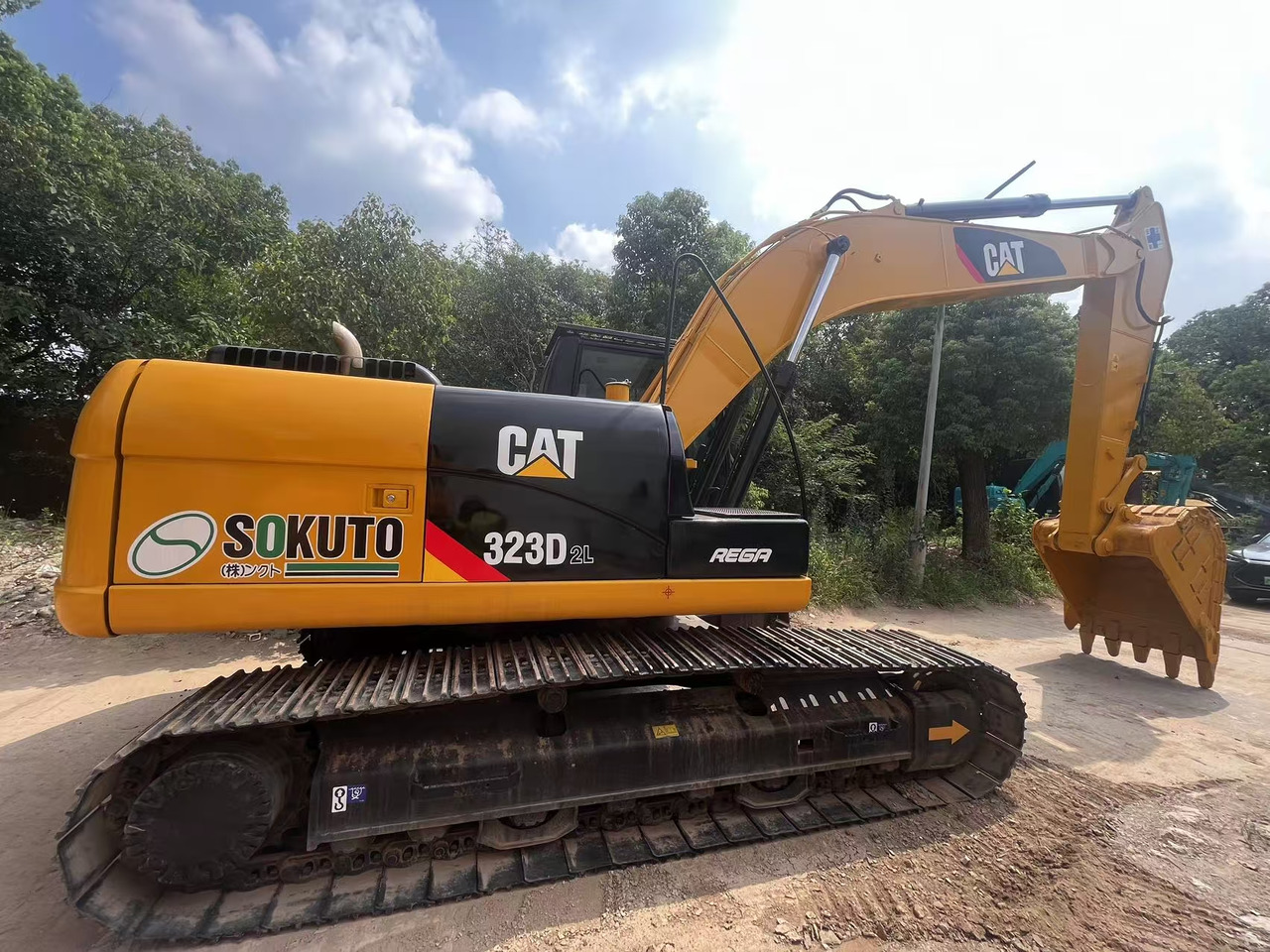 CATERPILLAR 323D2L - Pelle sur chenille: photos 4 CATERPILLAR 323D2L - Pelle sur chenille: photos 4