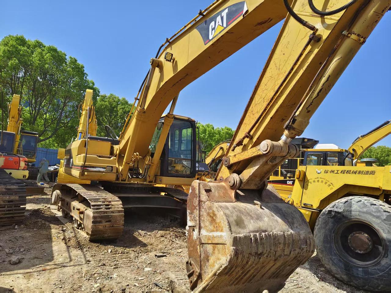 CATERPILLAR 325B - Pelle sur chenille: photos 3 CATERPILLAR 325B - Pelle sur chenille: photos 3