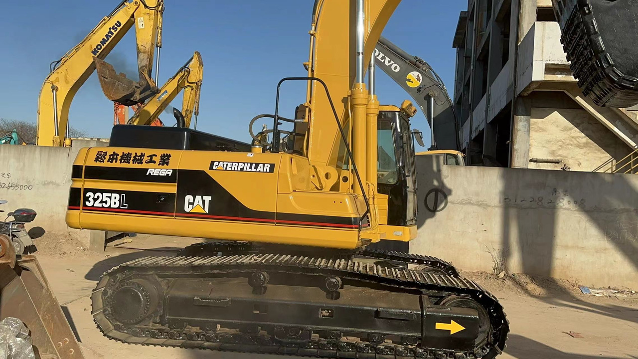 CATERPILLAR 325B - Pelle sur chenille: photos 1 CATERPILLAR 325B - Pelle sur chenille: photos 1