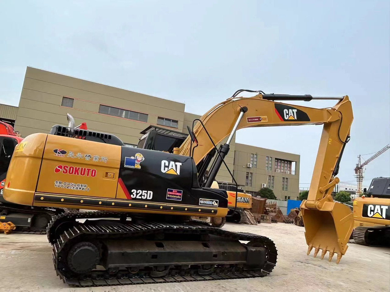 CATERPILLAR 325D - Pelle sur chenille: photos 1 CATERPILLAR 325D - Pelle sur chenille: photos 1