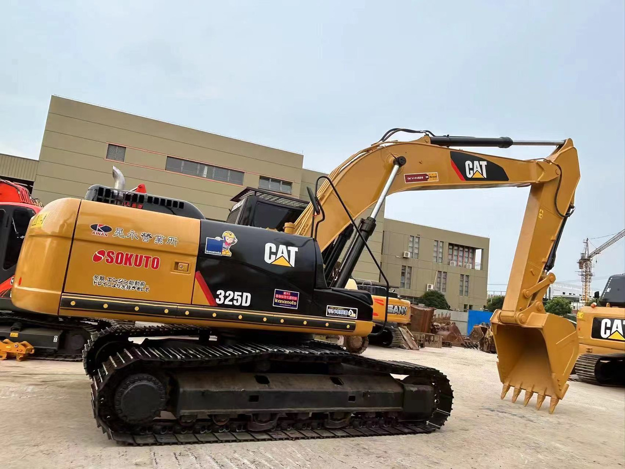CATERPILLAR 325D - Pelle sur chenille: photos 2 CATERPILLAR 325D - Pelle sur chenille: photos 2