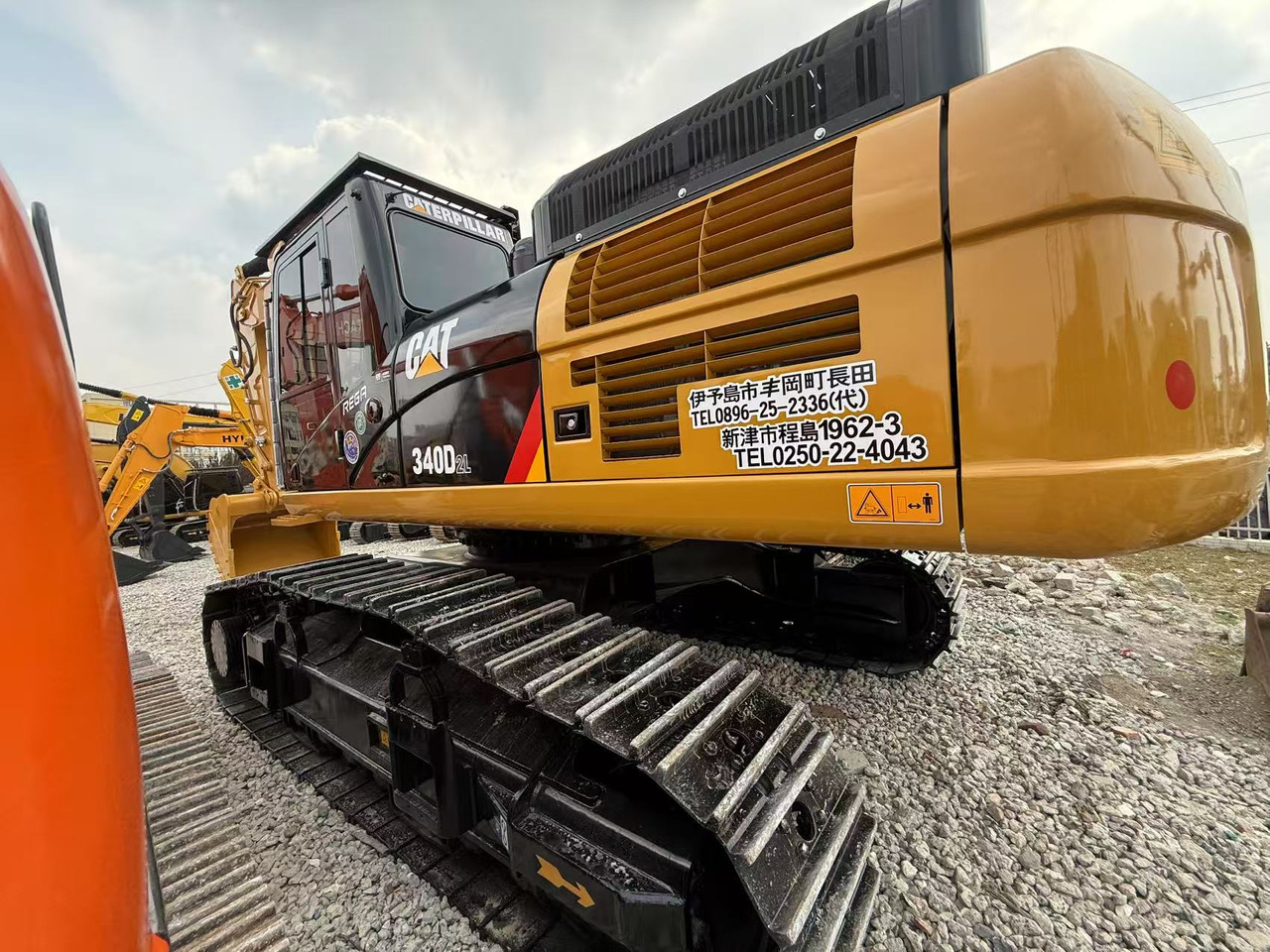 CATERPILLAR 340D2 - Pelle sur chenille: photos 3 CATERPILLAR 340D2 - Pelle sur chenille: photos 3