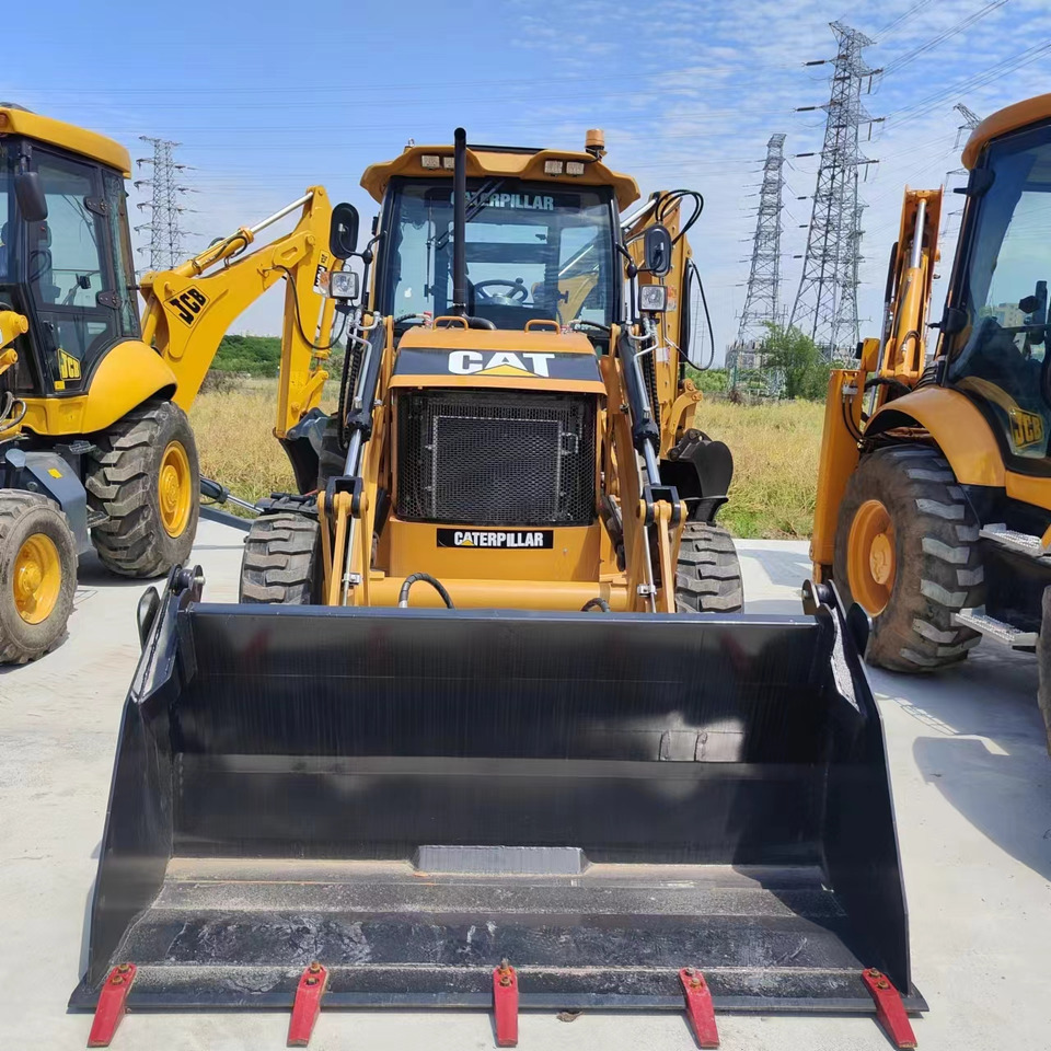 CATERPILLAR 420F - Tractopelle: photos 4 CATERPILLAR 420F - Tractopelle: photos 4