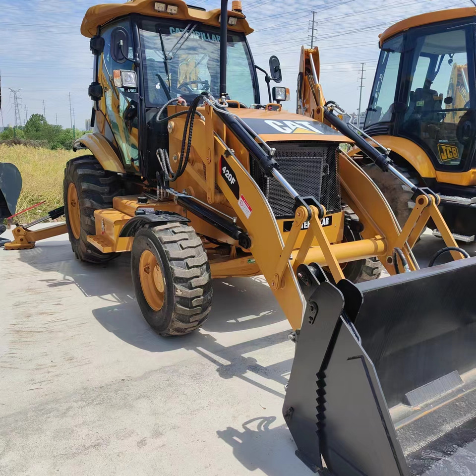 CATERPILLAR 420F - Tractopelle: photos 1 CATERPILLAR 420F - Tractopelle: photos 1