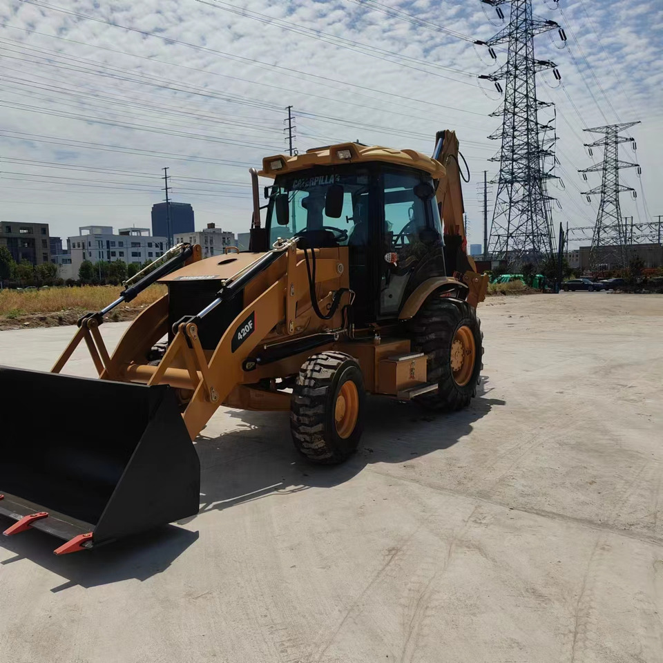 CATERPILLAR 420F - Tractopelle: photos 3 CATERPILLAR 420F - Tractopelle: photos 3
