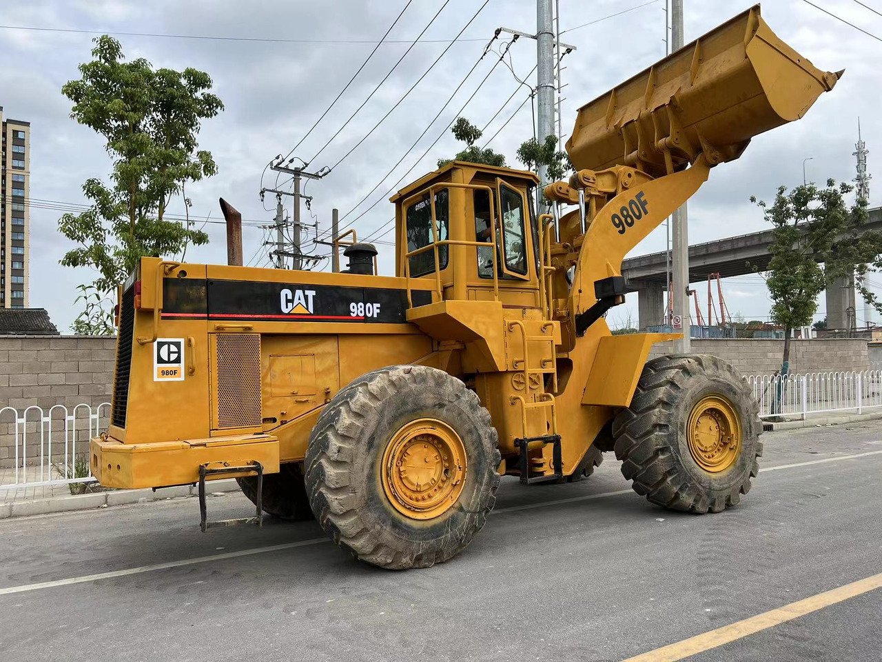 CATERPILLAR 980F - Chargeuse sur chenilles: photos 3 CATERPILLAR 980F - Chargeuse sur chenilles: photos 3