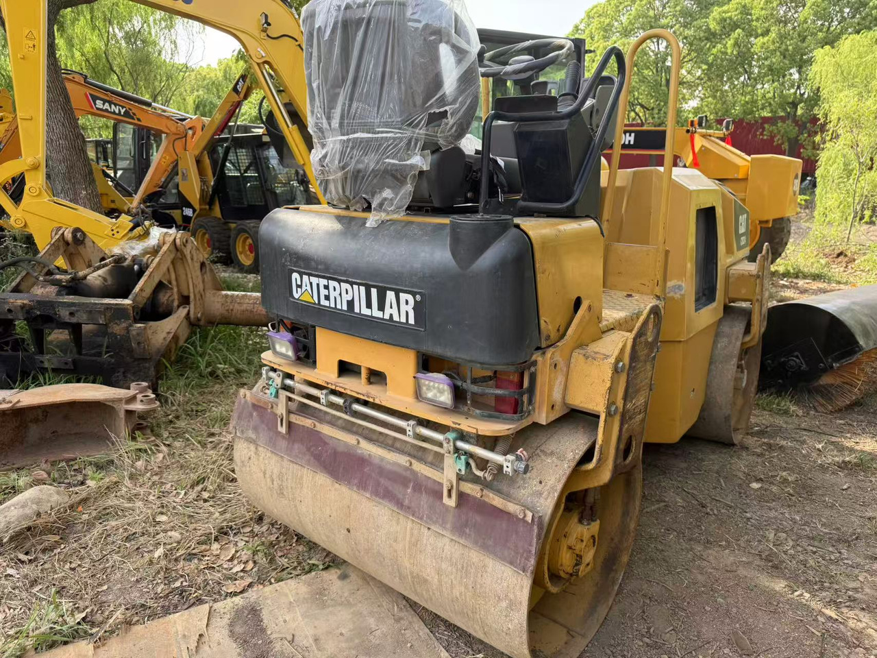 CATERPILLAR CB24B - Rouleau compresseur: photos 4 CATERPILLAR CB24B - Rouleau compresseur: photos 4