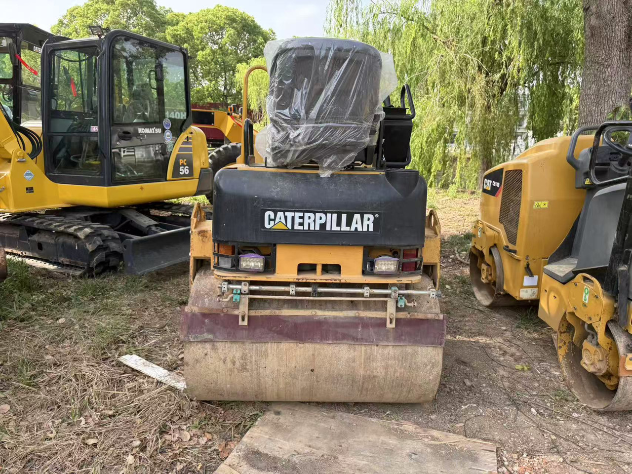 CATERPILLAR CB24B - Rouleau compresseur: photos 2 CATERPILLAR CB24B - Rouleau compresseur: photos 2