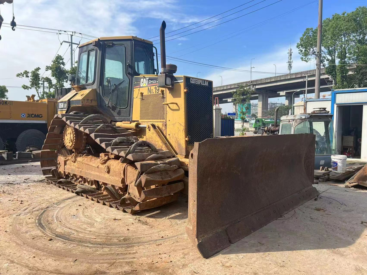 CATERPILLAR D5M - Bulldozer: photos 3 CATERPILLAR D5M - Bulldozer: photos 3
