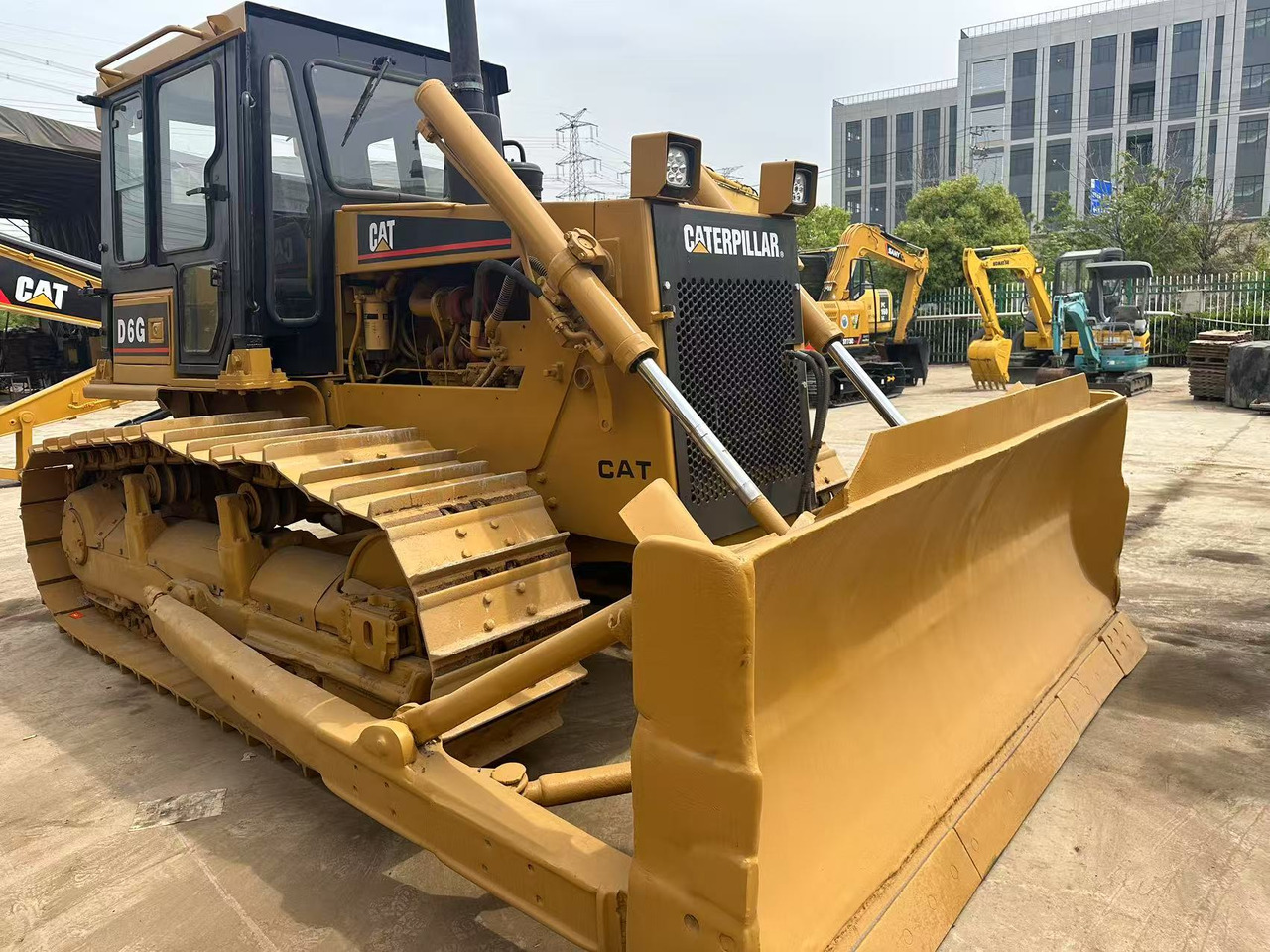 CATERPILLAR D6G - Bulldozer: photos 1 CATERPILLAR D6G - Bulldozer: photos 1