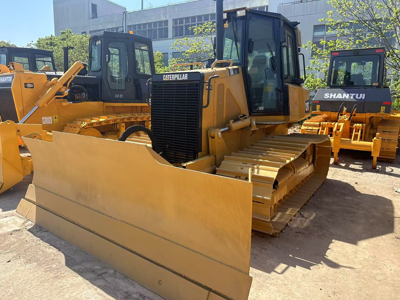 CATERPILLAR D6K - Bulldozer: photos 3 CATERPILLAR D6K - Bulldozer: photos 3