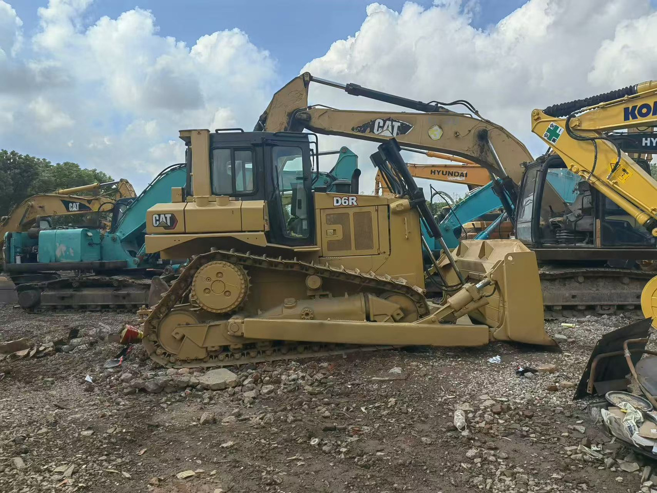 CATERPILLAR D6M - Bulldozer: photos 1 CATERPILLAR D6M - Bulldozer: photos 1
