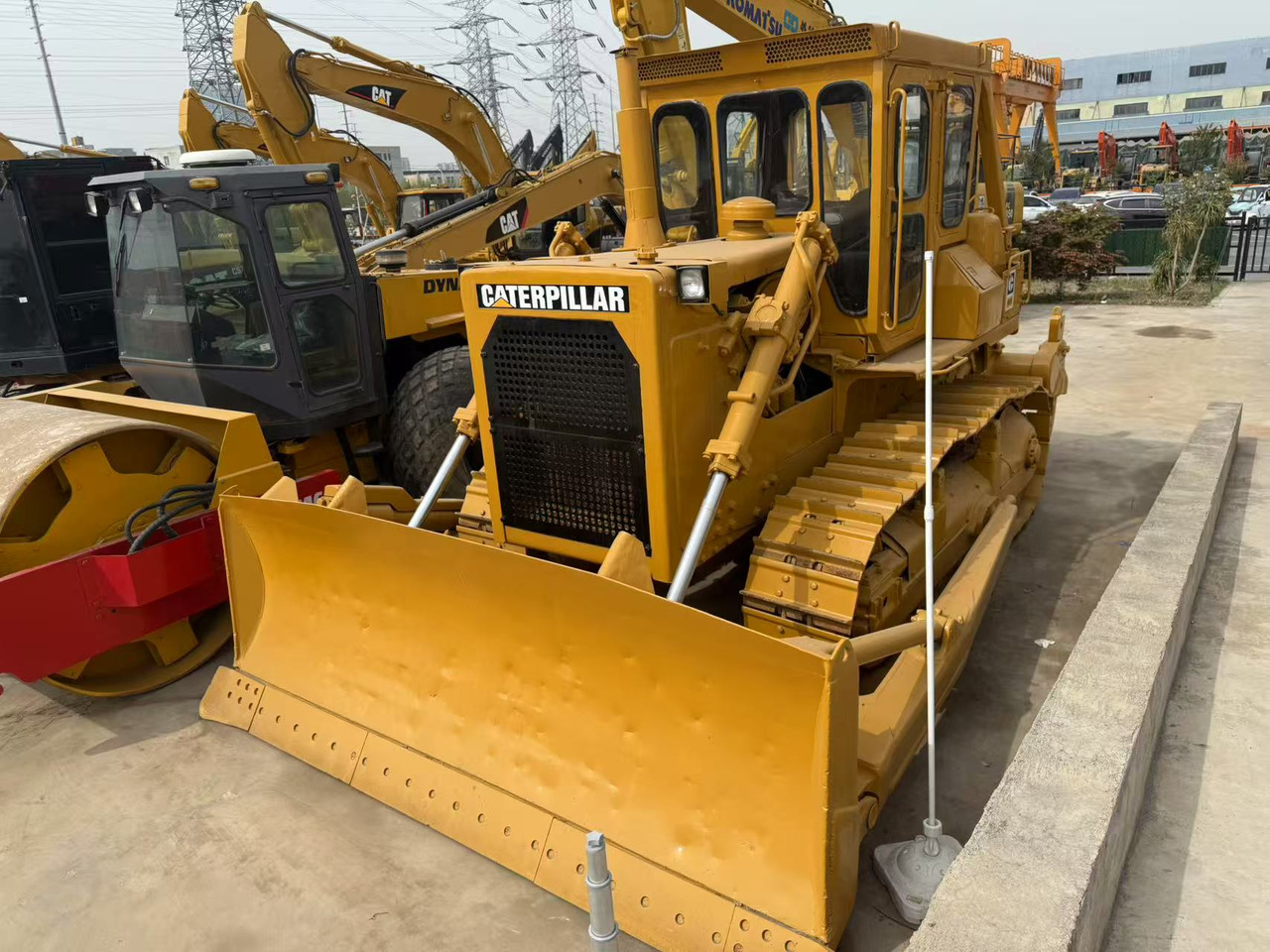 CATERPILLAR D8K - Bulldozer: photos 3 CATERPILLAR D8K - Bulldozer: photos 3