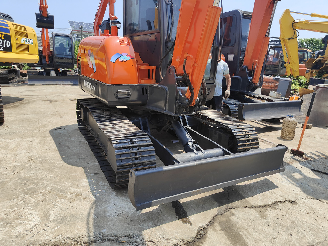 DOOSAN DH60-7 - Pelle sur chenille: photos 4 DOOSAN DH60-7 - Pelle sur chenille: photos 4