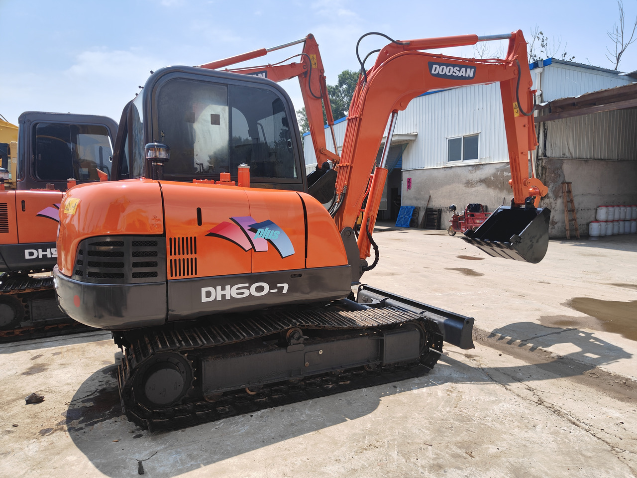 DOOSAN DH60-7 - Pelle sur chenille: photos 2 DOOSAN DH60-7 - Pelle sur chenille: photos 2