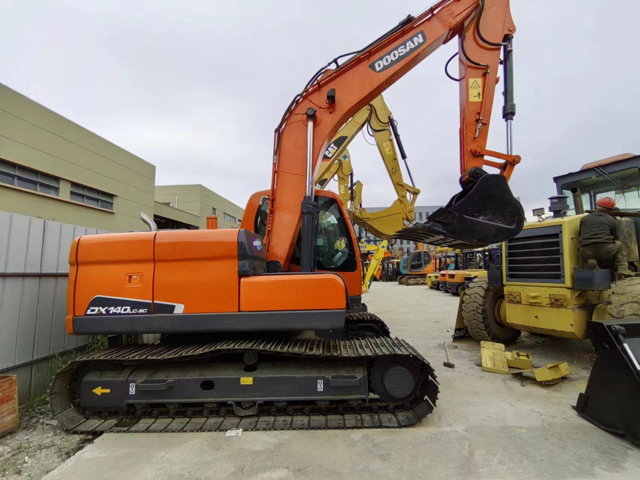 DOOSAN DX140-9C - Pelle sur chenille: photos 1 DOOSAN DX140-9C - Pelle sur chenille: photos 1