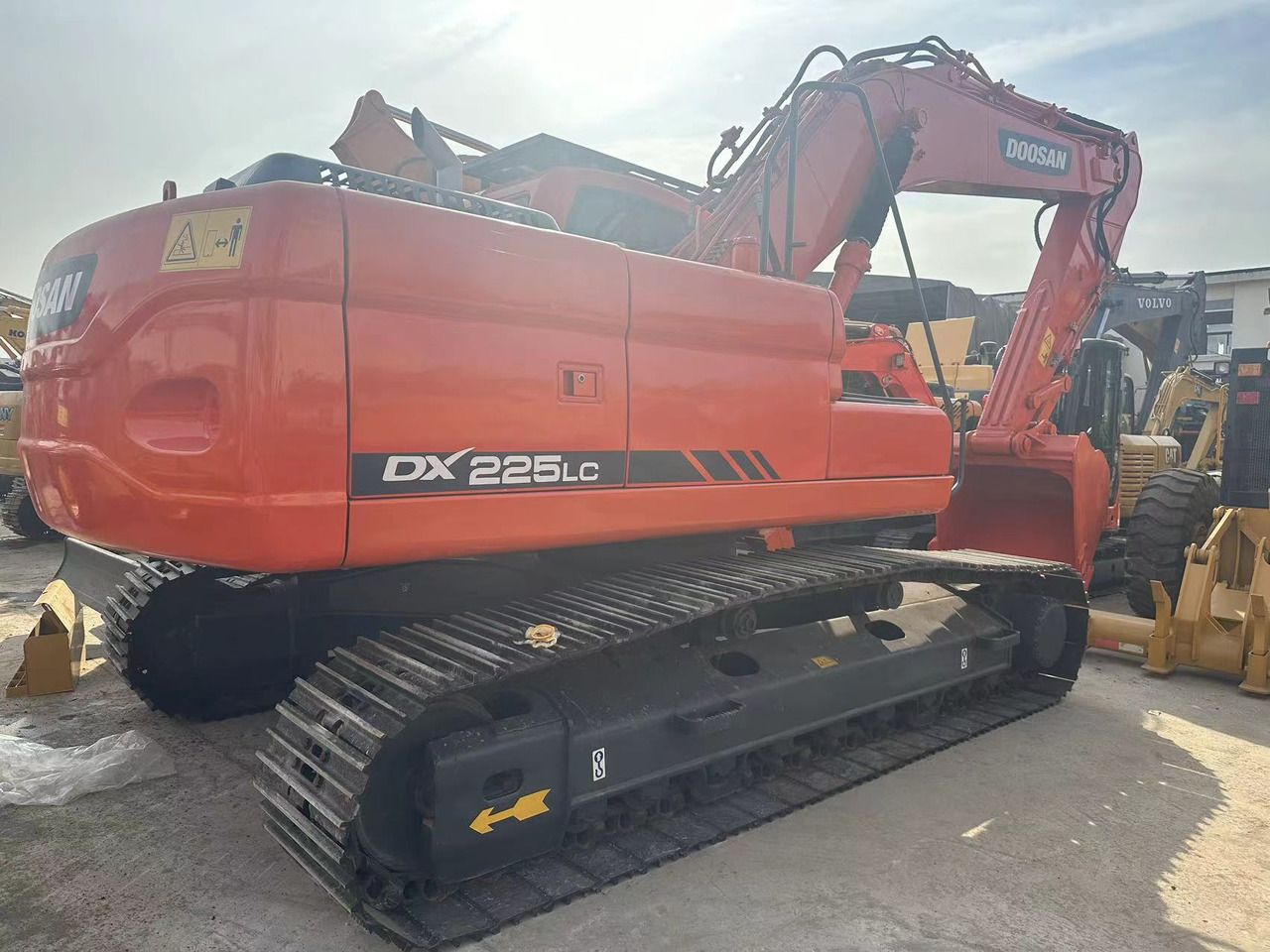 DOOSAN DX225LC - Pelle sur chenille: photos 1 DOOSAN DX225LC - Pelle sur chenille: photos 1