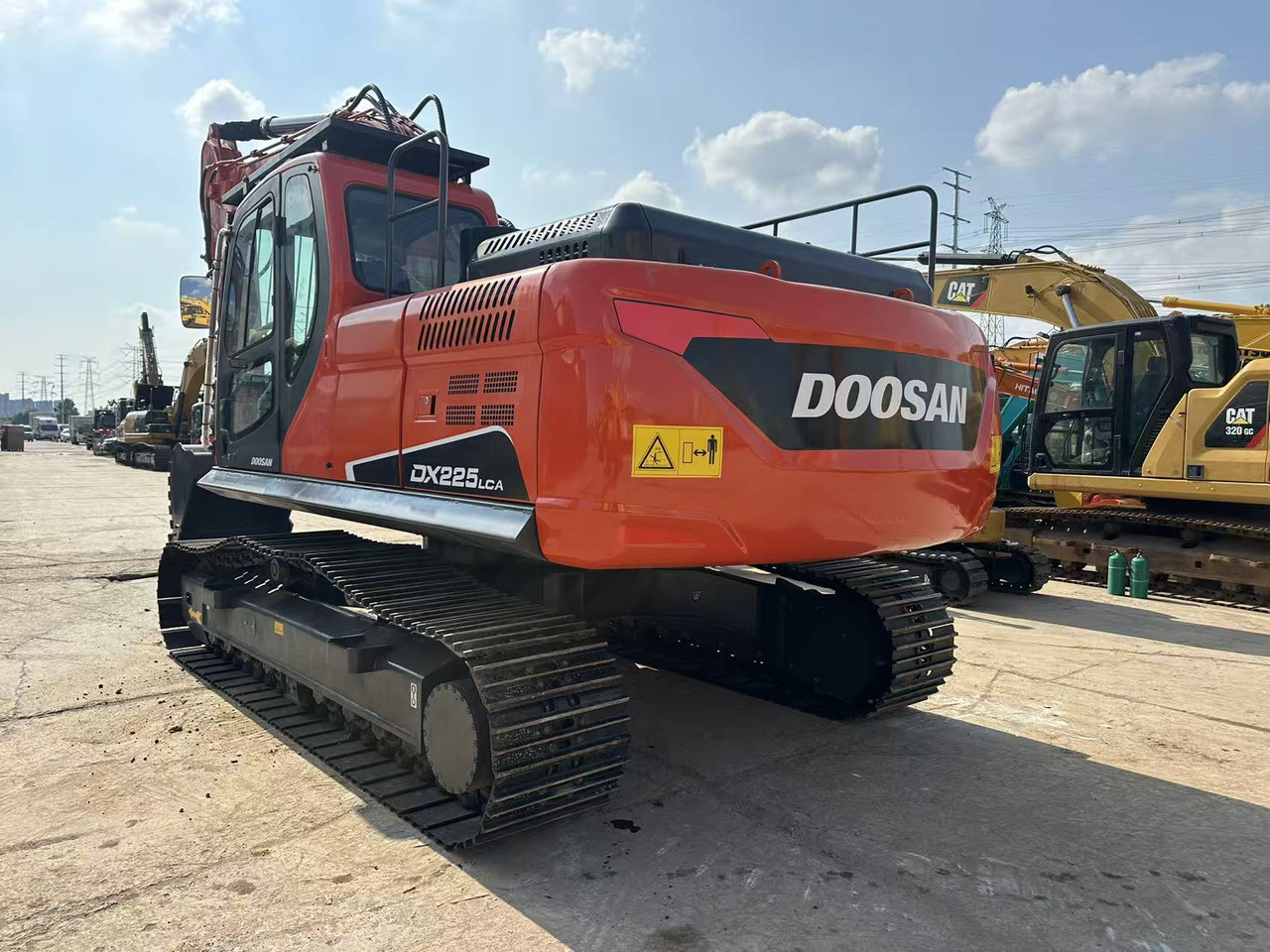 DOOSAN DX225LCA - Pelle sur chenille: photos 4 DOOSAN DX225LCA - Pelle sur chenille: photos 4