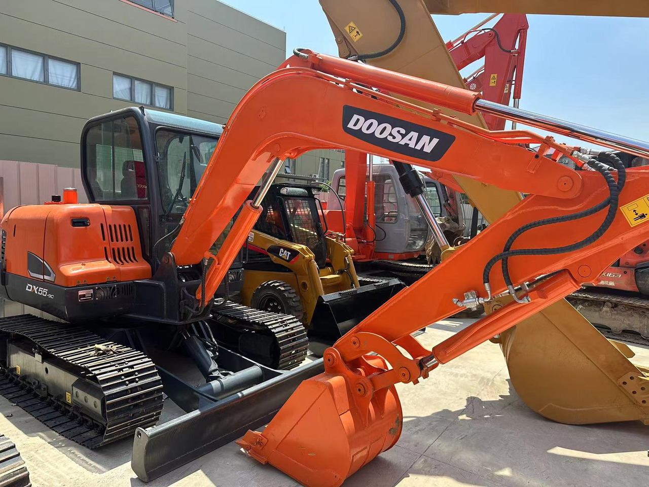 DOOSAN DX55-9C - Pelle sur chenille: photos 1 DOOSAN DX55-9C - Pelle sur chenille: photos 1