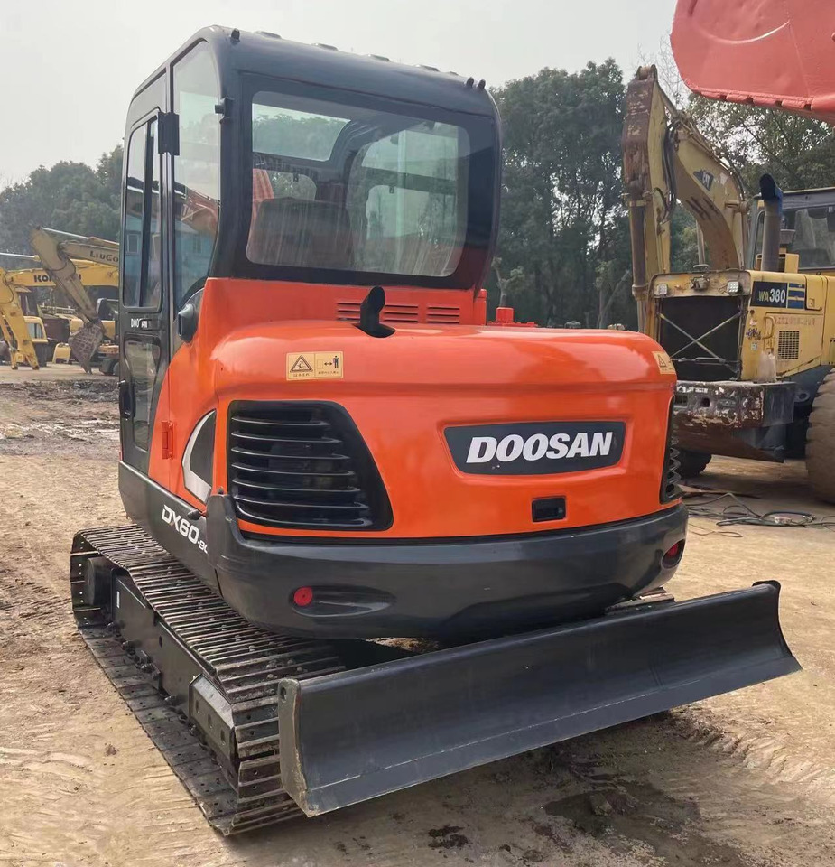 DOOSAN DX60-9C - Pelle sur chenille: photos 3 DOOSAN DX60-9C - Pelle sur chenille: photos 3