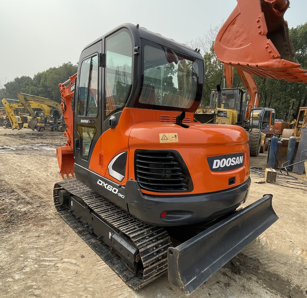 DOOSAN DX60-9C - Pelle sur chenille: photos 4 DOOSAN DX60-9C - Pelle sur chenille: photos 4